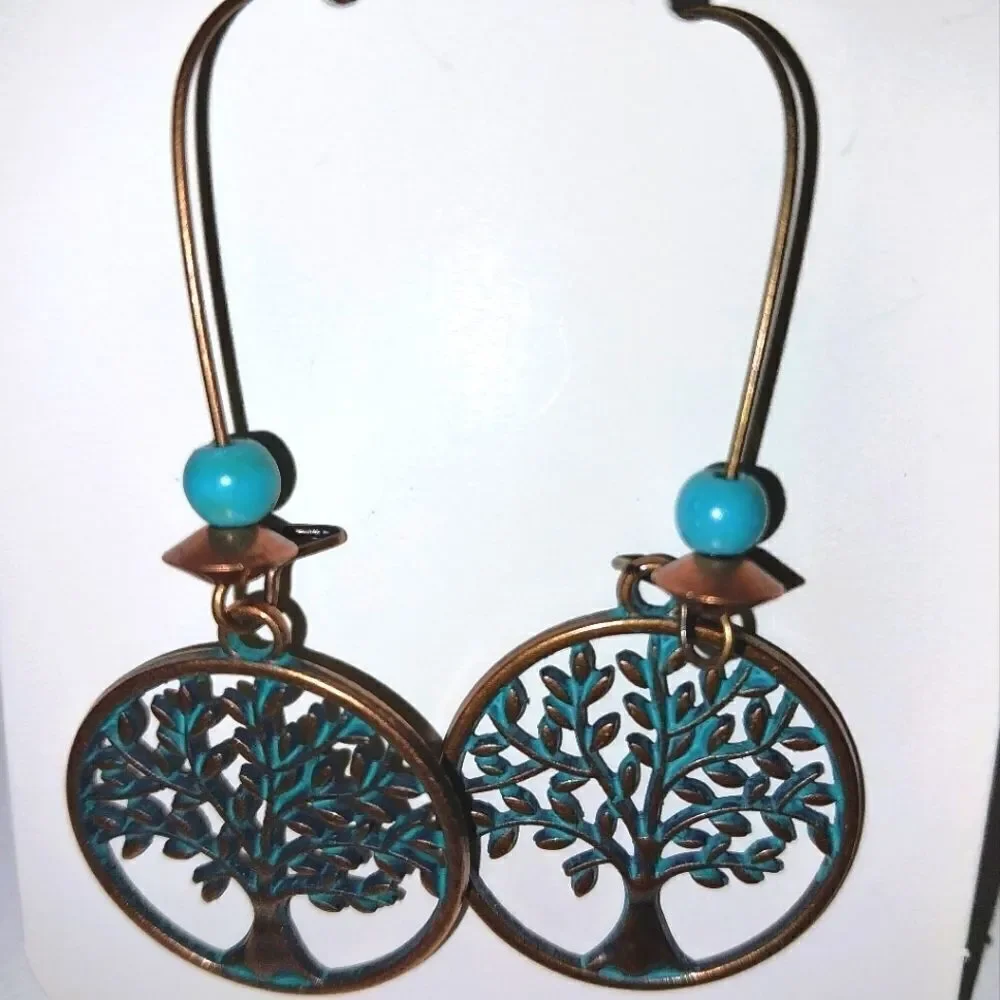 Hand crafted vintage tree dangle earrings - Picture 4 of 6